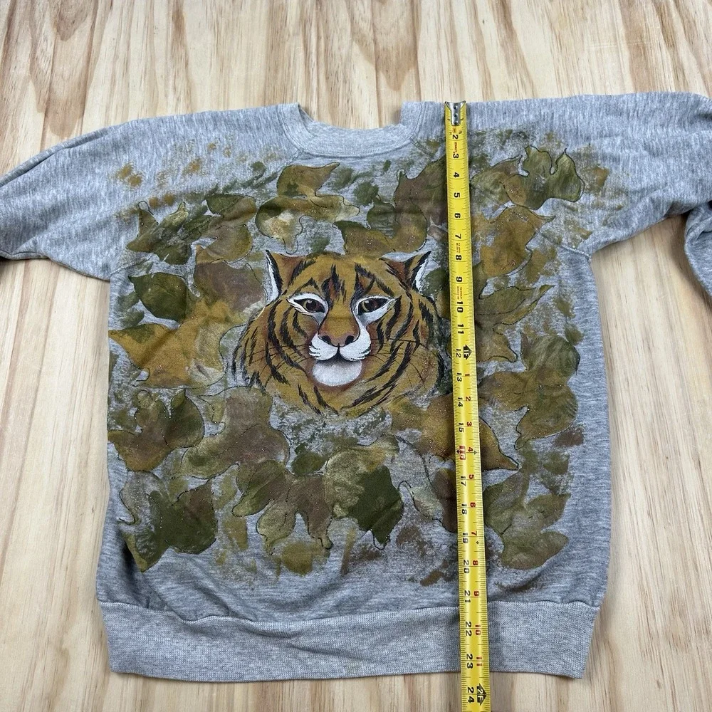 Vintage 80s Women's Small Gray Hand Painted Tiger Crewneck Sweatshirt Retro
